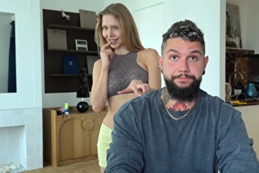 Мужу за спиной изменяет 👀 И что анал любит тот даже не знает