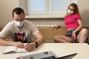 Что там несёт этот препод?! Похуй, помастурбирую за его спиной